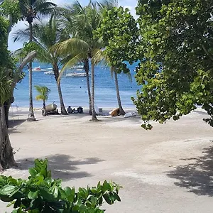 Chez L Habitant Sur La Les Pieds Dans L Eau, Wifi Quartiers Anse a l'Ane